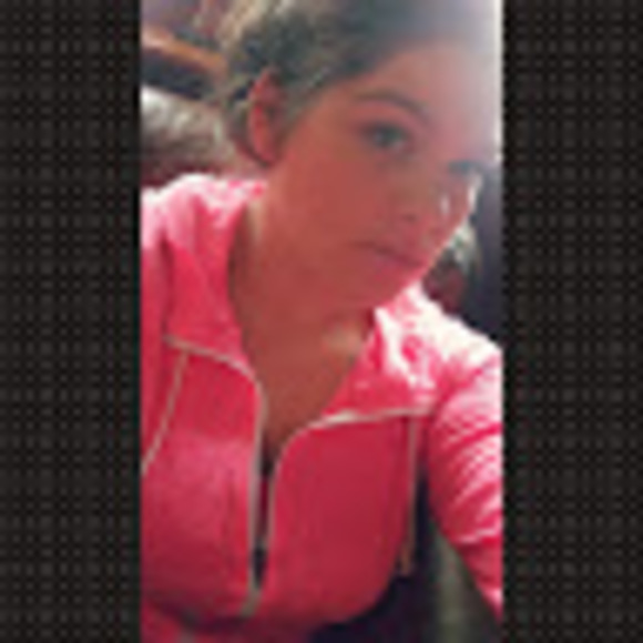 Meet your Posher, Hayley - Picture 1 of 1